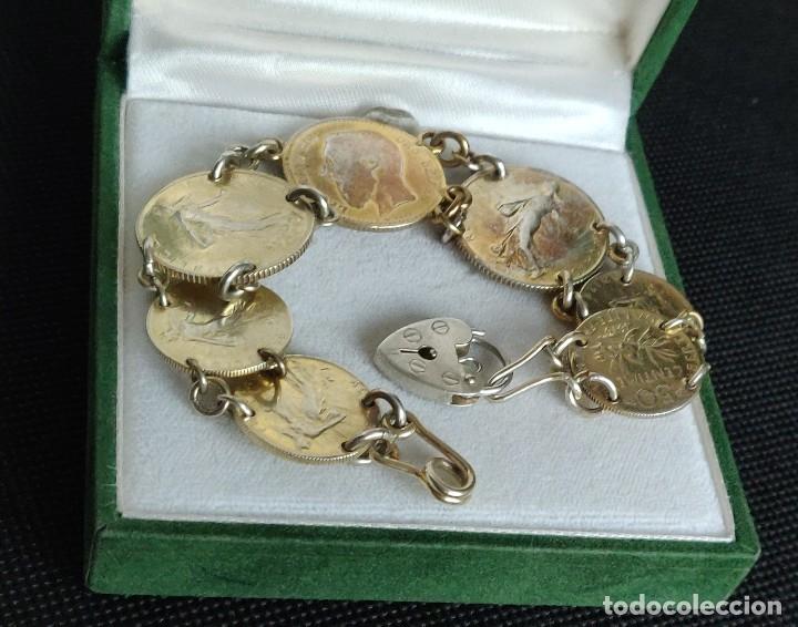 Joyeria: Pulsera vintage de monedas de plata de ley bañada en oro - Foto 36 - 300879163