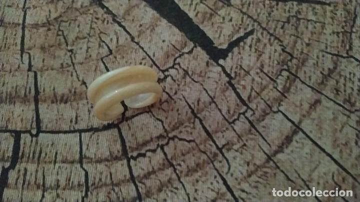 Joyeria: Anillo tipo hueso. PVC - Foto 1