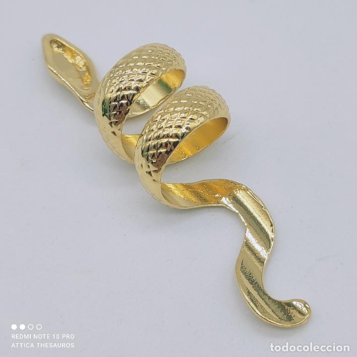 Joyeria: Gran anillo de estilo g&oacute;tico con forma de serpiente chapada en oro de 18k . - Foto 6