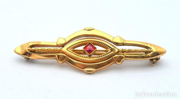 Joyeria: Broche oro 8 kt con rub&iacute; - Foto 1