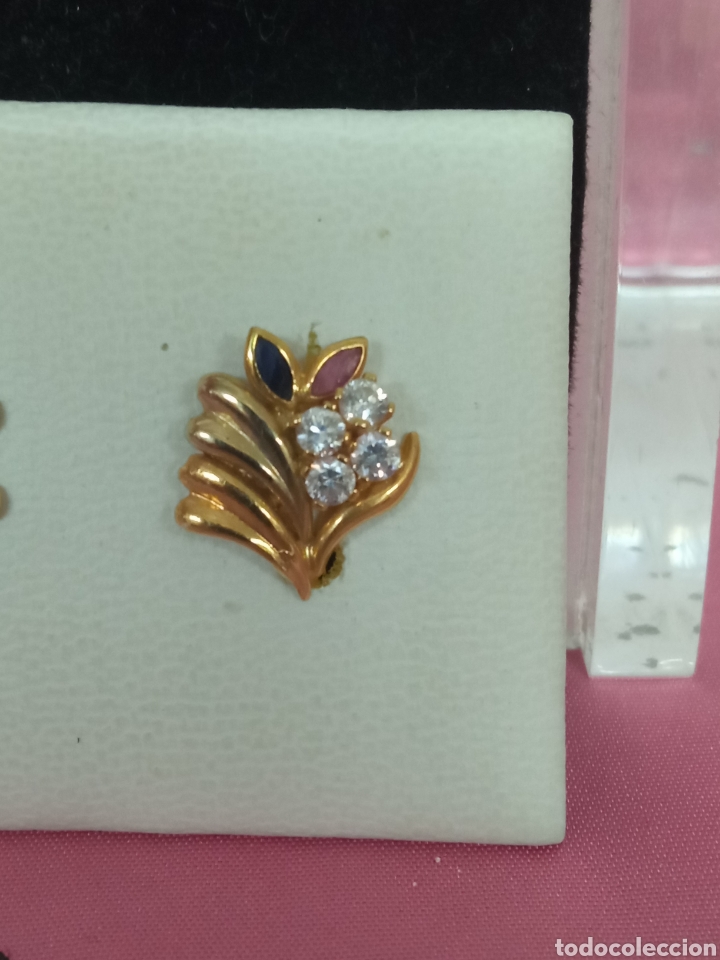 Joyeria: Pendientes de oro de 18 kt con piedras V - Foto 2