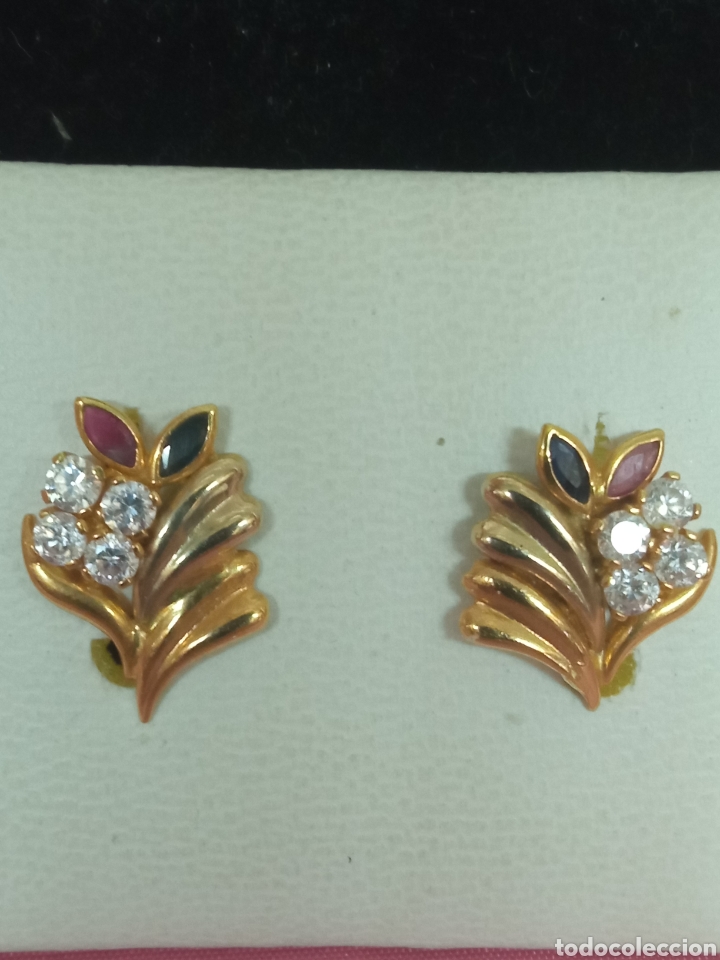 Joyeria: Pendientes de oro de 18 kt con piedras V - Foto 1