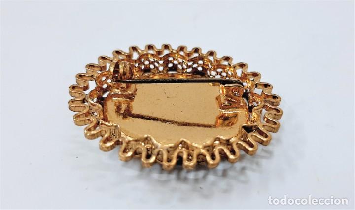 Joyeria: Broche vintage de aleaci&oacute;n y textil - Foto 4
