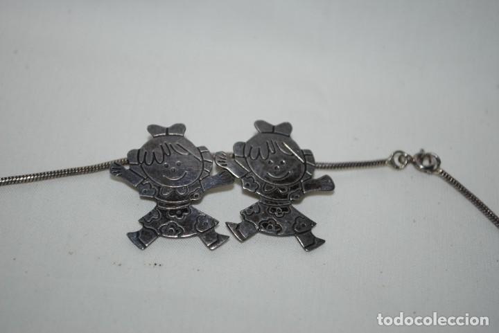 Joyeria: CADENA Y COLGANTES DE PLATA , EN FORMA DE NI&Ntilde;AS . - Foto 2