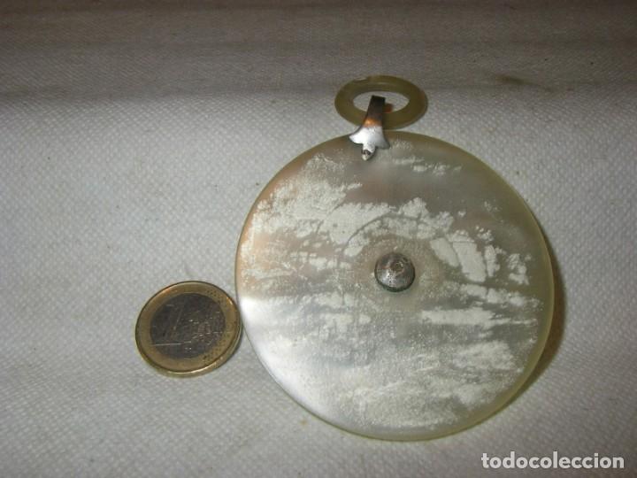 Joyeria: Medalla de cuna de plata contrastada y nacarina. - Foto 2