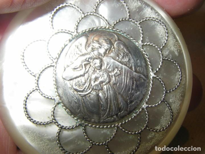 Joyeria: Medalla de cuna de plata contrastada y nacarina. - Foto 4