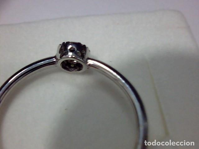 Joyeria: anillo en oro blanco 18 kts con diamantes - Foto 2