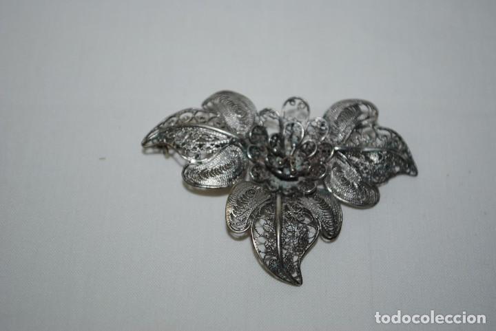 Joyeria: BROCHE DE PLATA , EN FORMA DE HOJAS . - Foto 1