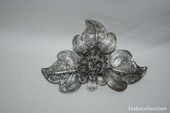 Joyeria: BROCHE DE PLATA , EN FORMA DE HOJAS . - Foto 2