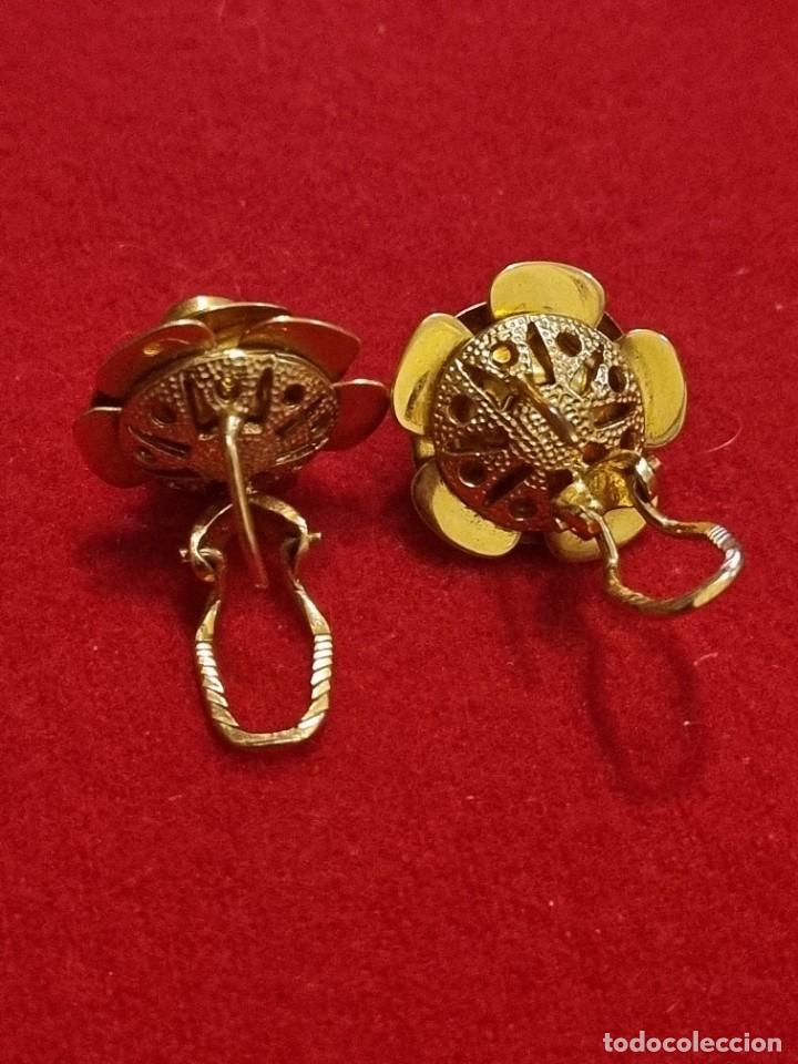 Joyeria: Pendientes dorados forma flor. - Foto 3