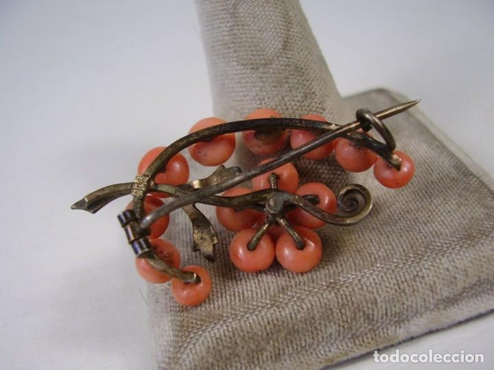 Joyeria: Broche coral y plata. Siglo XIX - Foto 2