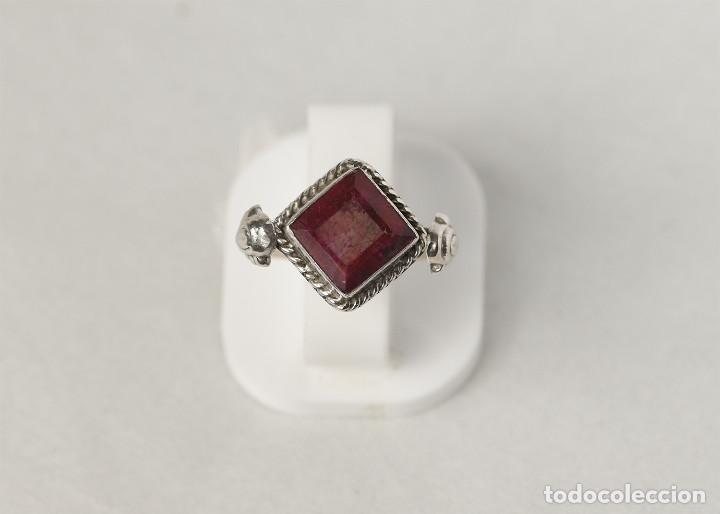 Joyeria: Anillo de plata de ley con rub&iacute; natural - Talla 13 - Foto 3