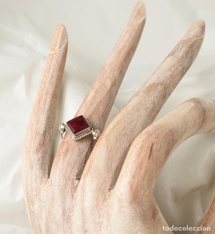 Joyeria: Anillo de plata de ley con rub&iacute; natural - Talla 13 - Foto 5