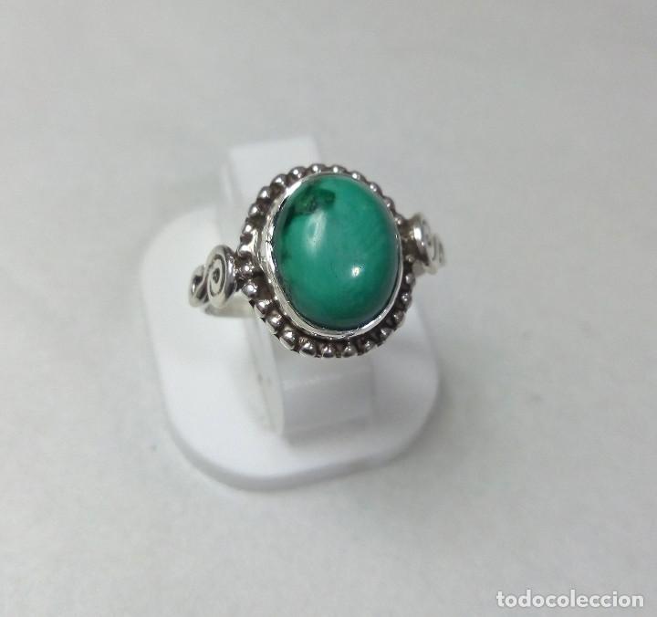 Joyeria: Anillo de plata de ley con piedra verde - Talla 11 - Foto 1