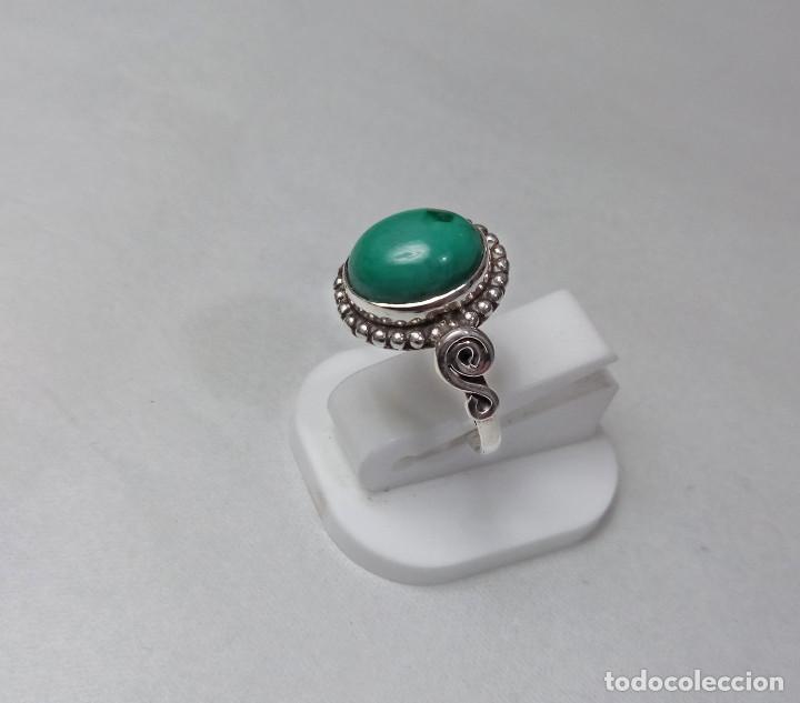 Joyeria: Anillo de plata de ley con piedra verde - Talla 11 - Foto 3