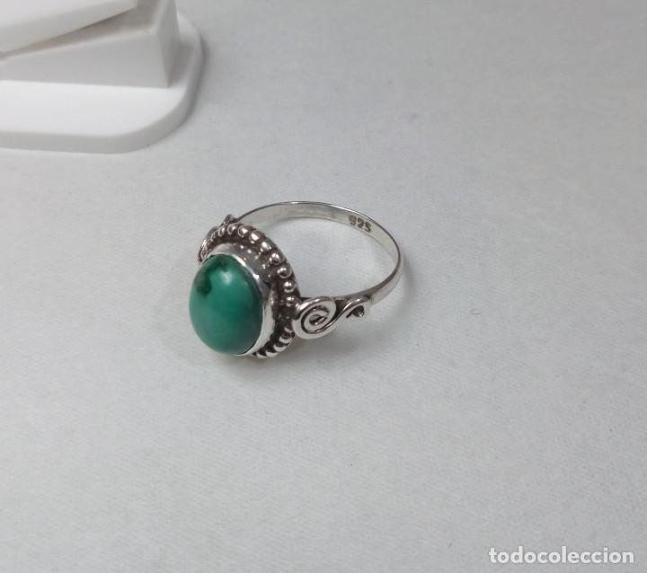 Joyeria: Anillo de plata de ley con piedra verde - Talla 11 - Foto 5