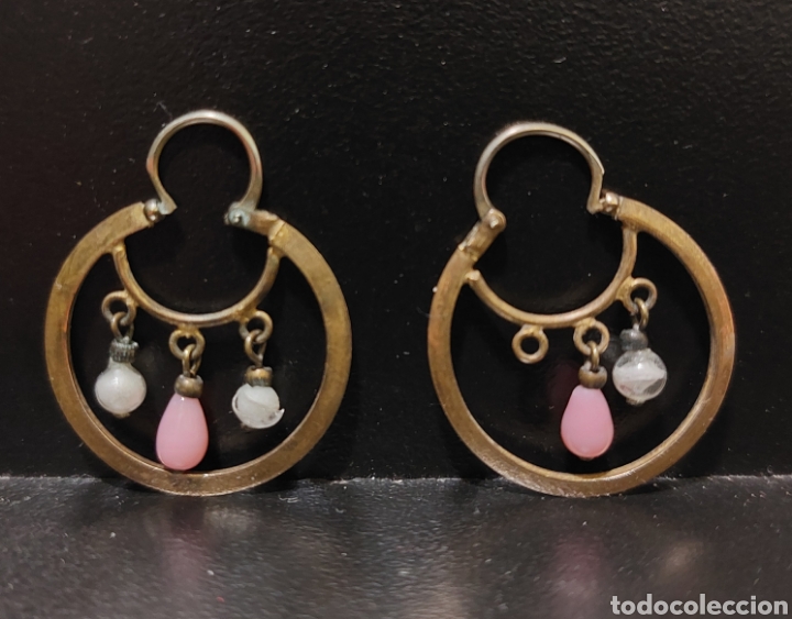 Joyeria: Pendientes antiguos de metal dorado. - Foto 1
