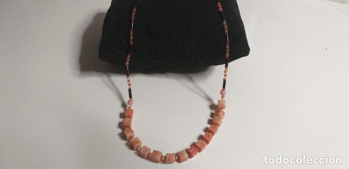 Joyeria: Collar combinaci&oacute;n de piedras rosas y canutillos. - Foto 1