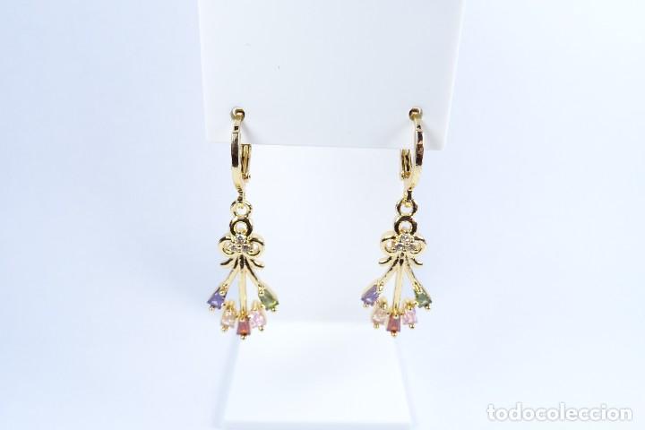 Joyeria: PENDIENTES LARGOS EN ORO DE 14K CON PIERAS MULTICOLOR - Foto 5