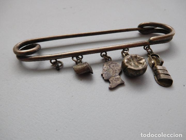 Joyeria: Broche o imperdible de plata con colgantes - Foto 2