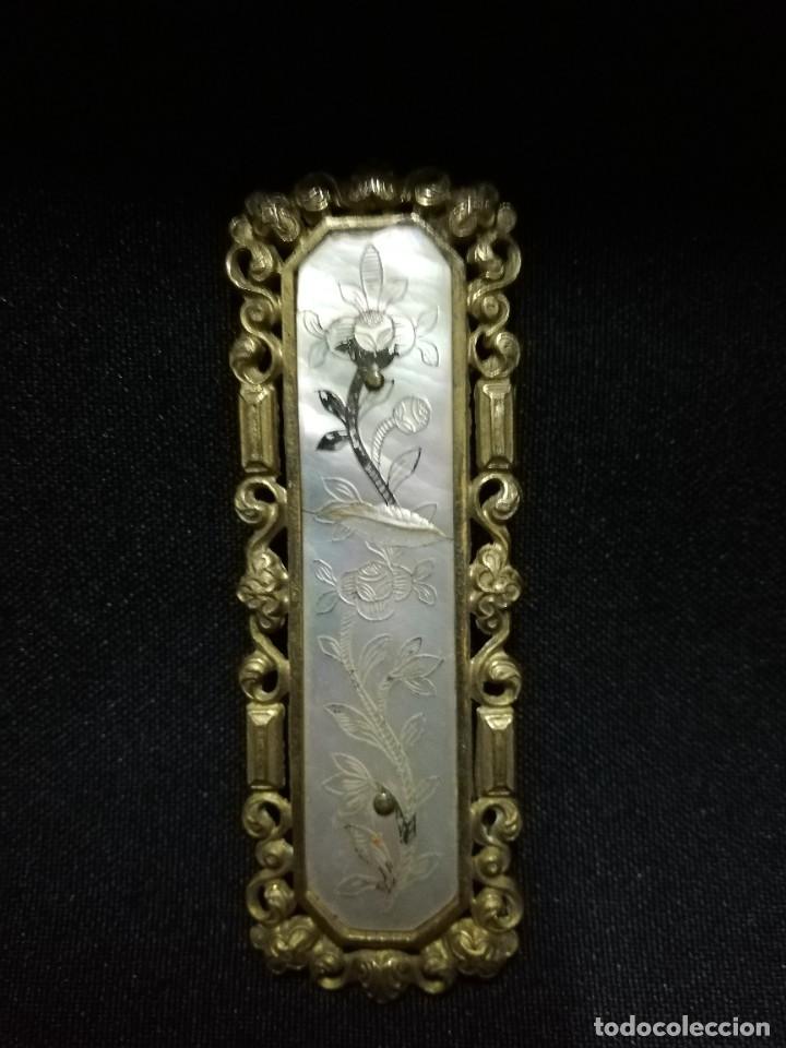 Joyeria: BROCHE DE LAT&Oacute;N DORADO Y N&Aacute;CAR S. XIX - Foto 2