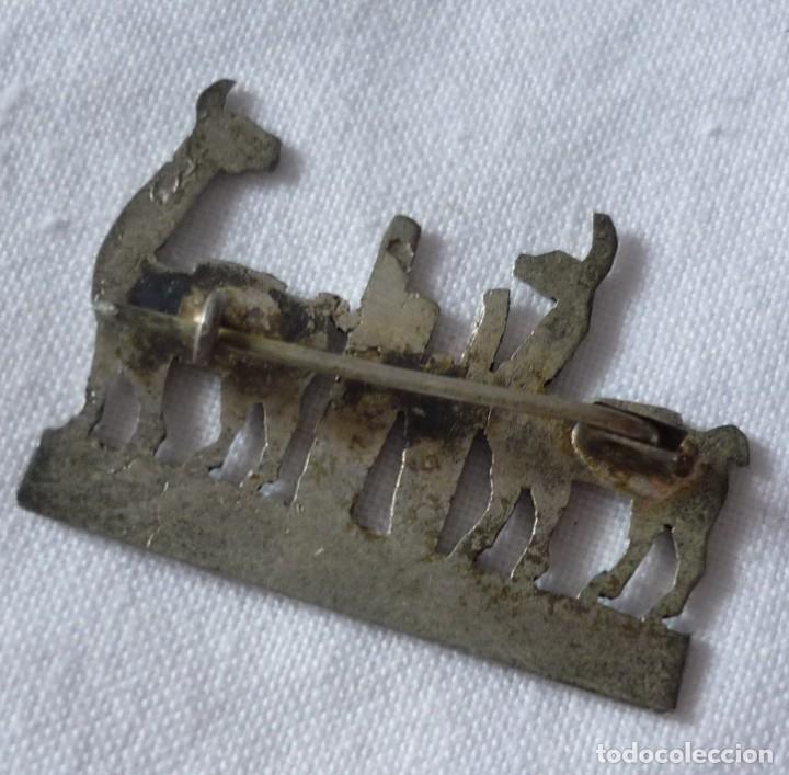 Joyeria: Broche de plata repujada llamas en desierto - Foto 3