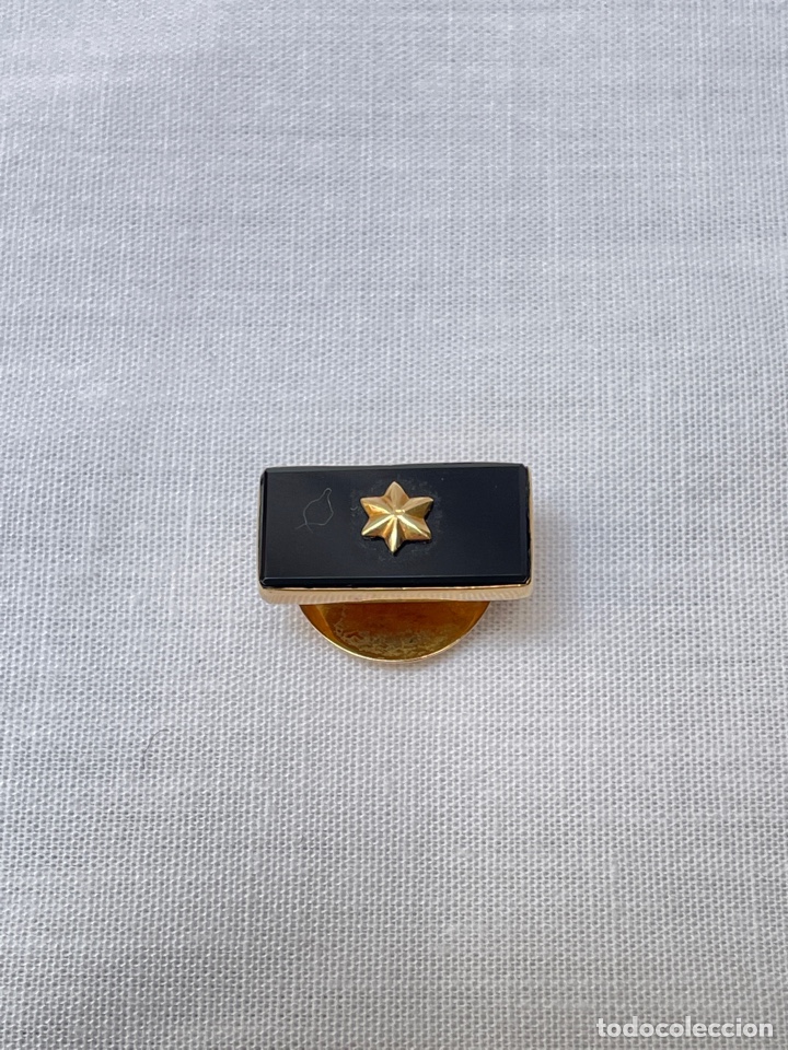 Joyeria: Insignia Alf&eacute;rez de oro de 18K y &oacute;nix - Foto 1