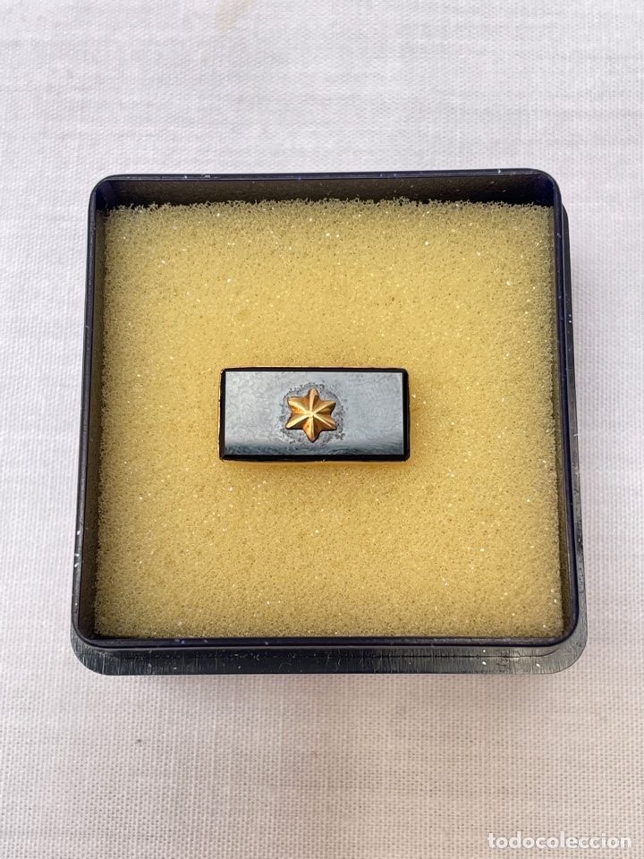 Joyeria: Insignia Alf&eacute;rez de oro de 18K y &oacute;nix - Foto 4