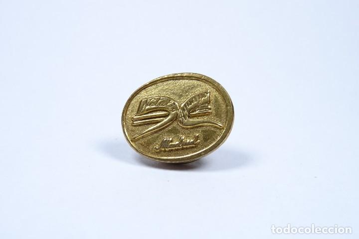 Joyeria: Pin antiguo en oro con inscripciones - Foto 3