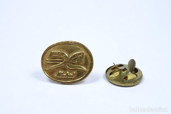 Joyeria: Pin antiguo en oro con inscripciones - Foto 1