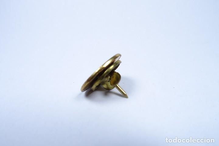 Joyeria: Pin antiguo en oro con inscripciones - Foto 9
