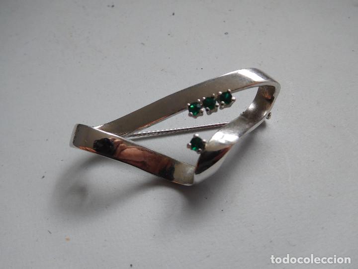 Joyeria: Broche antiguo de plata y piedras verdes - Foto 2