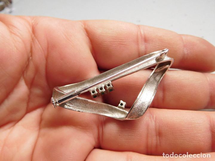 Joyeria: Broche antiguo de plata y piedras verdes - Foto 4