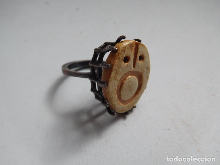 Joyeria: Anillo de plata y material a determinar vintage - Foto 1