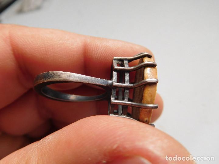 Joyeria: Anillo de plata y material a determinar vintage - Foto 6
