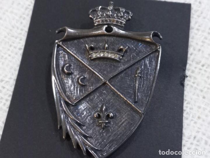 Joyeria: BROCHE ( ESCUDO ) G. PLATEADO - Foto 5