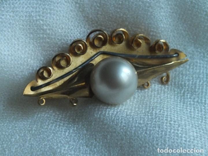 Joyeria: BROCHE ART DECO DORADO CON GRAN PERLA CENTRAL - Foto 1