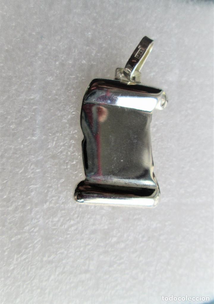 Joyeria: COLGANTE DE PLATA - PLACA PERGAMINO - SIN ESTRENAR - Foto 4