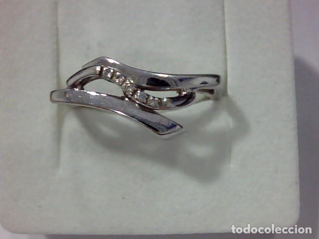 Joyeria: anillo oro blanco 18 kts y diamantes - Foto 3