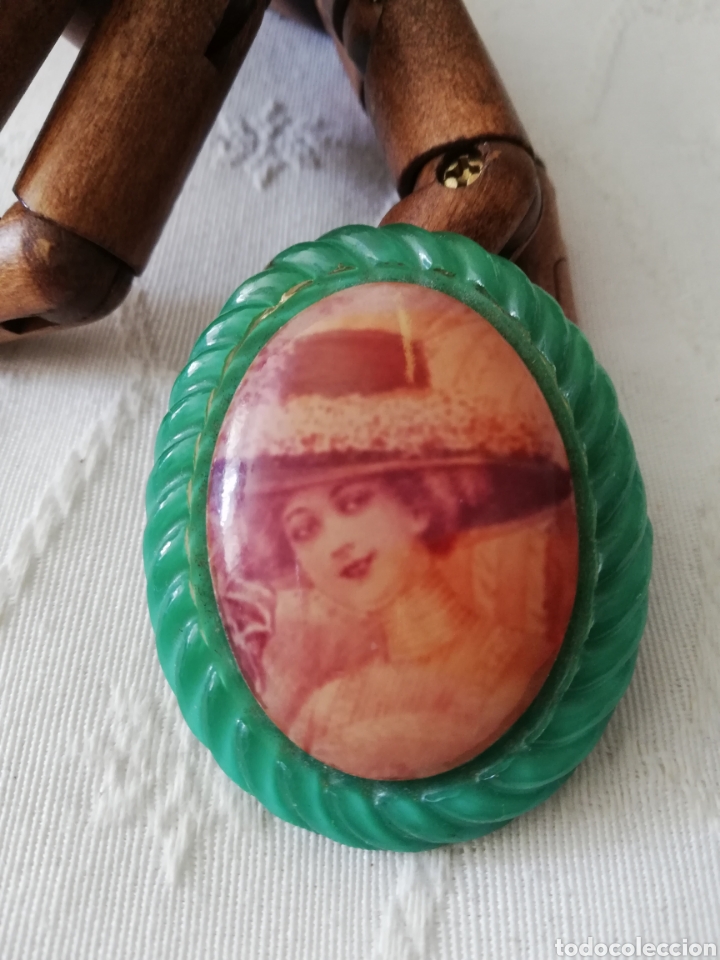 Joyeria: ANTIGUO BROCHE. CELULOIDE , BAQUELITA. DAMA DE EPOCA - Foto 2