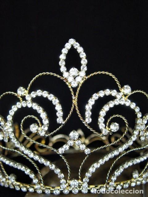 Joyeria: Corona de metal y cristal - Foto 2