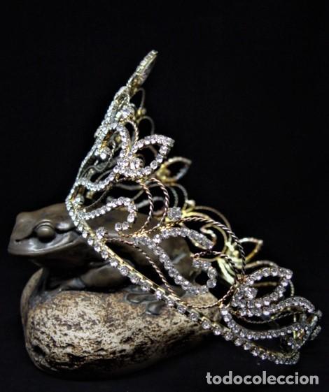 Joyeria: Corona de metal y cristal - Foto 3