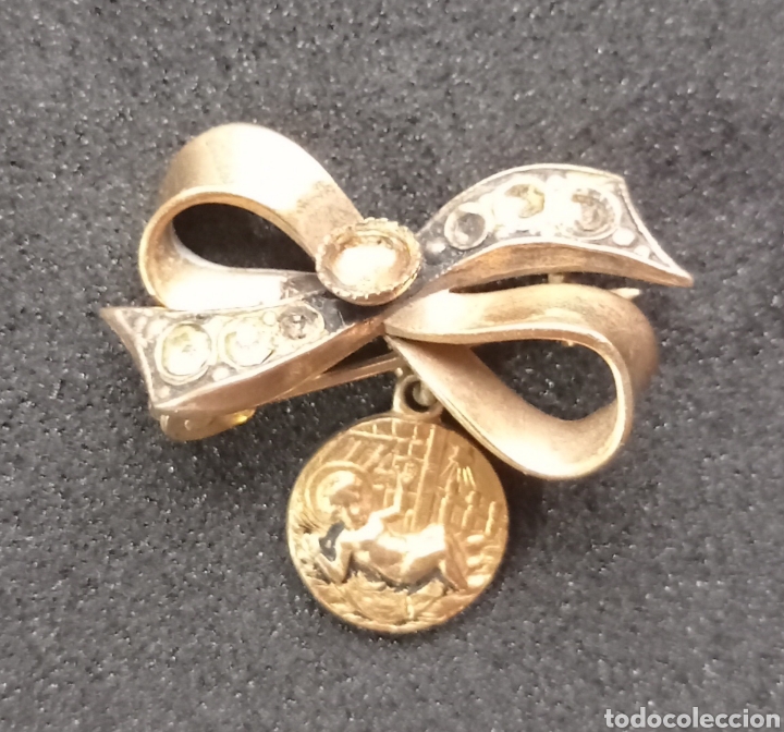 Joyeria: ANTIGUO BROCHE INSIGNIA CON MEDALLA - Foto 1