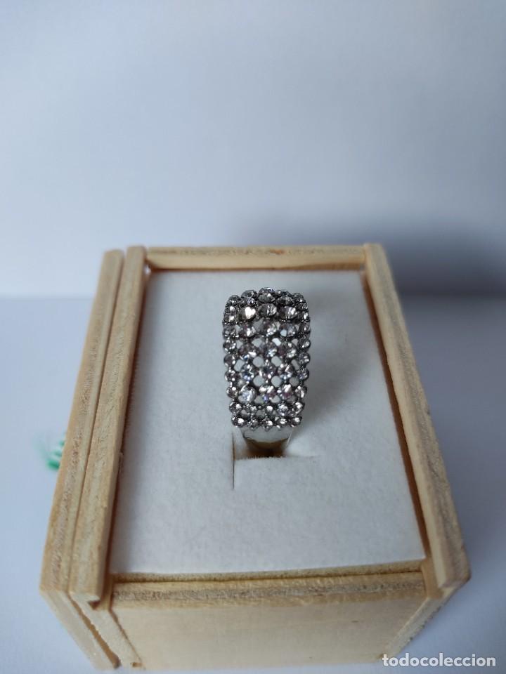 Joyeria: Espl&eacute;ndido anillo estilo eternidad con cristales - Foto 5