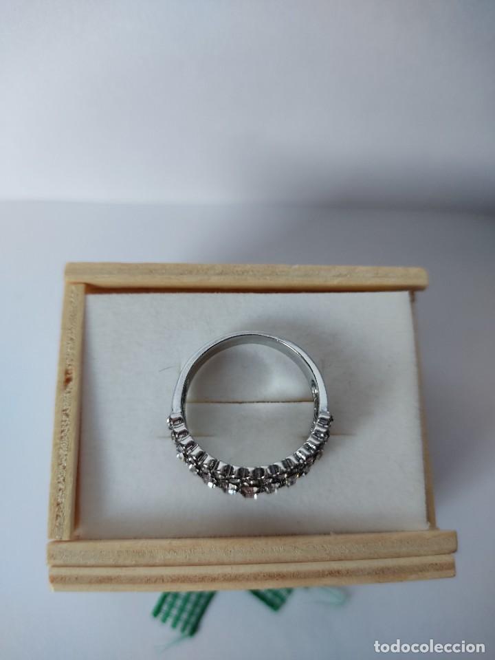 Joyeria: Espl&eacute;ndido anillo estilo eternidad con cristales - Foto 6