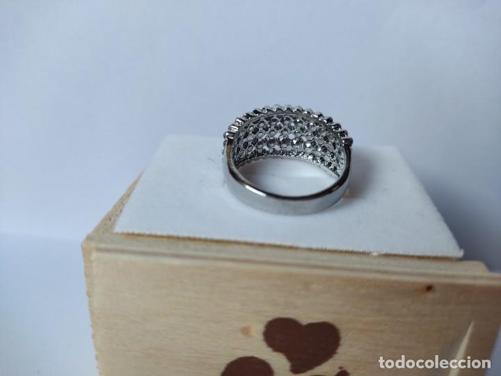 Joyeria: Espl&eacute;ndido anillo estilo eternidad con cristales - Foto 7