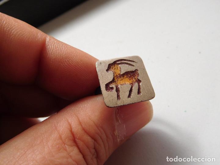 Joyeria: Anillo de plata y esmalte vintage capricornio? - Foto 1