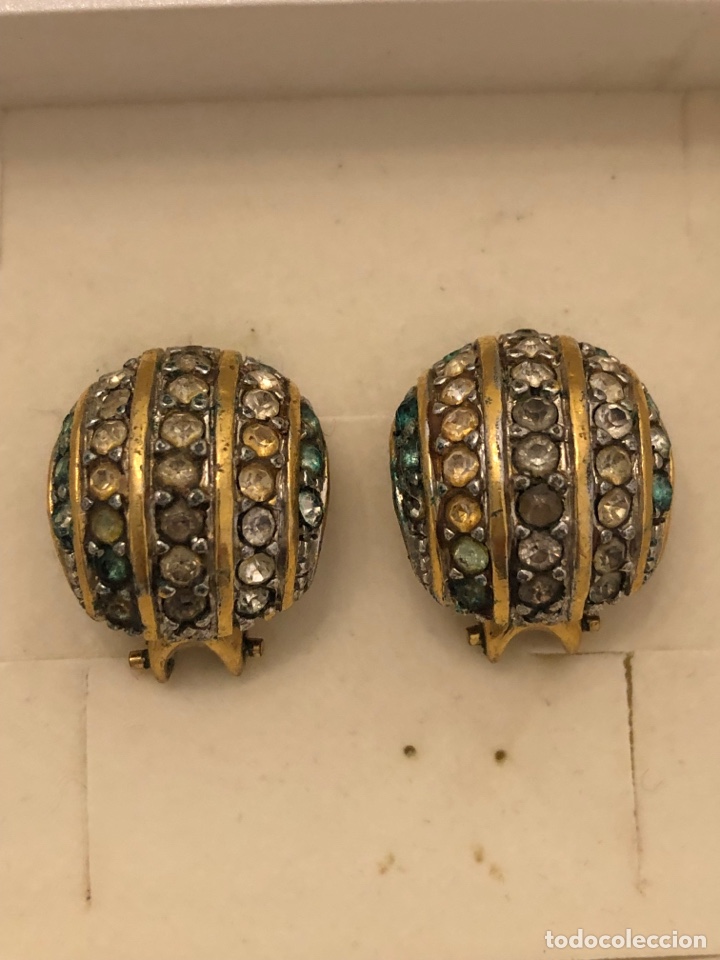 Jewelry: Antiguos pendientes metal dorado y cristales verdes