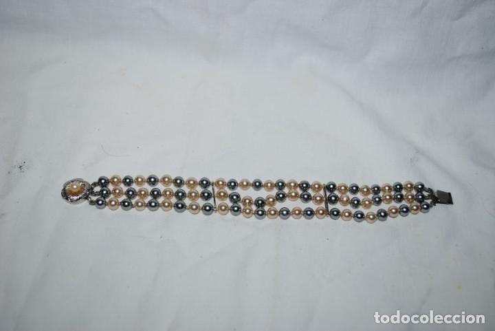 Joyeria: PULSERA DE PERLAS GRISES Y BLANCAS . - Foto 1