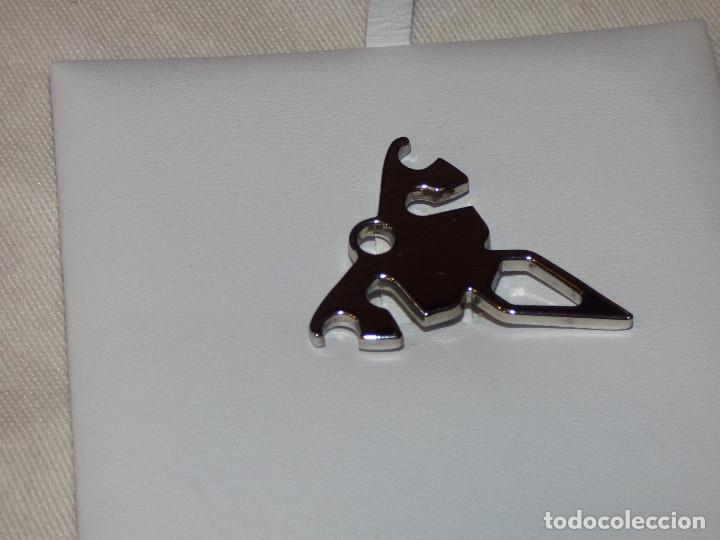 Joyeria: Colgante de acero. - Foto 1